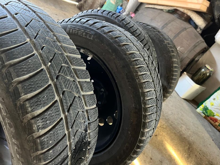 Cauciucuri iarna 205 60 16