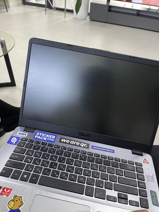 Acer vivobook срочно