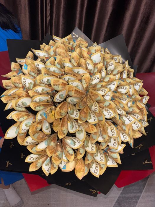 Денежный букет на 14 февраля