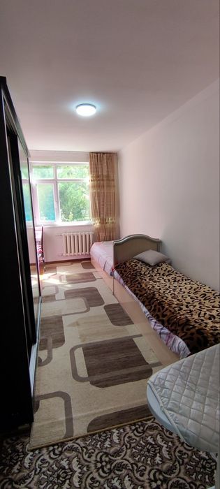 Sotiladi!!! Olmazor 4 xonali kvartira holati ôrtacha