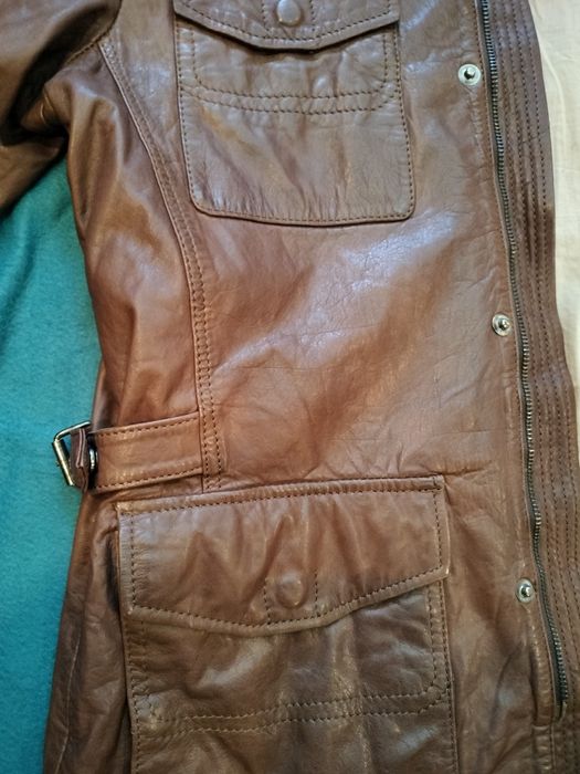 Vand geacă din piele Esprit.