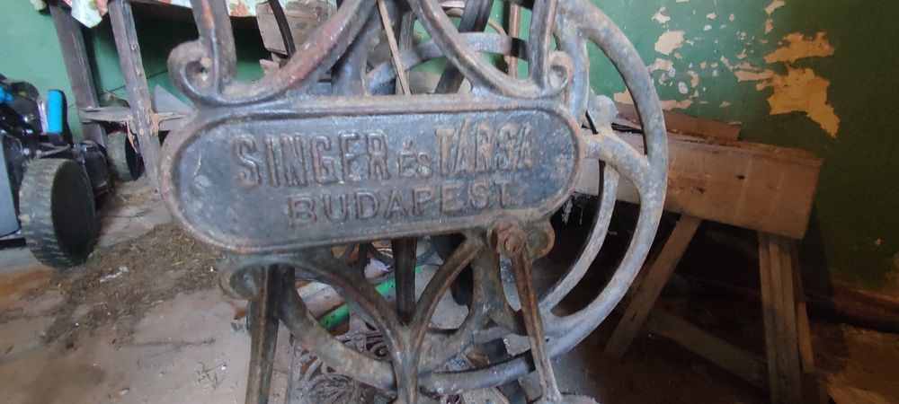 Masina de cusut Singer