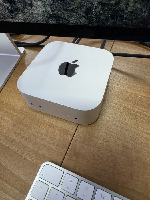 Mac Mini M4 16/256 EAC +KB+MS+Trackpad