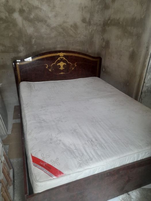 кровать с комодом, есть доставка