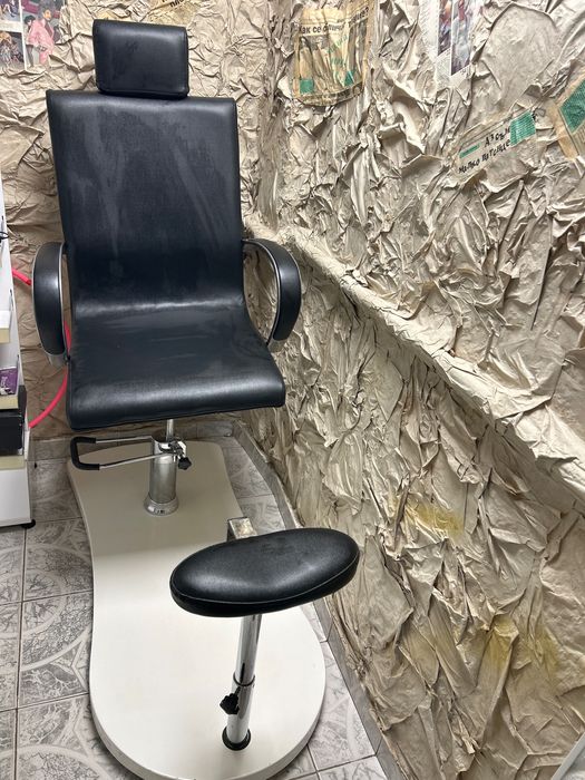 Стол за педикюр черен/кожа