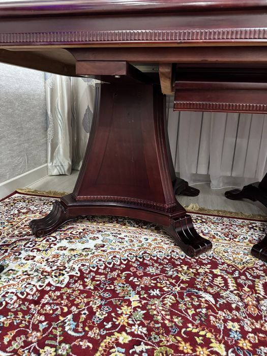 Шикарный стол дома будет той