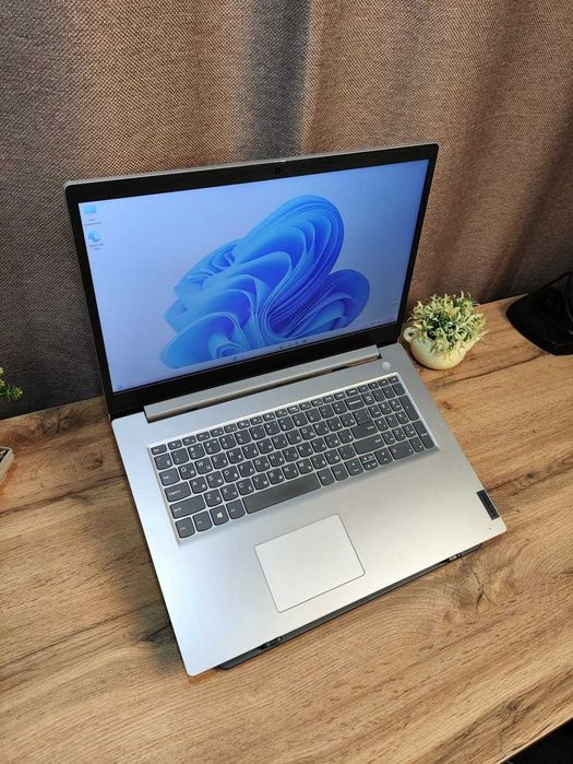 Аренда ноутбука Lenovo IdeaPad 3 17ADA05