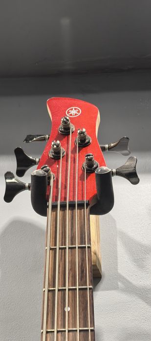 Yamaha TRBX305 RED - 5 струный бас
