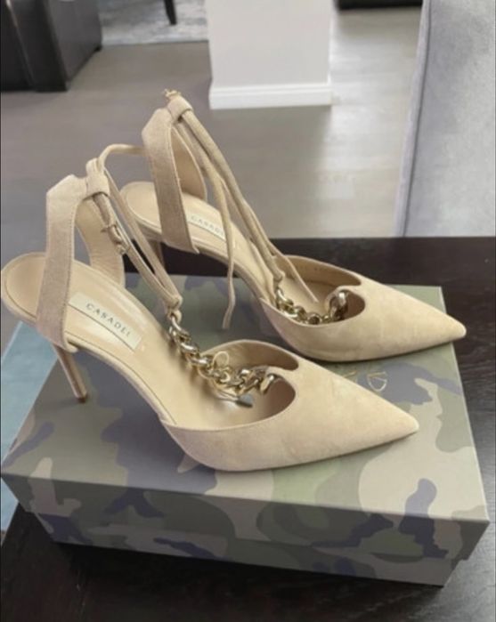 Pantofi Casadei