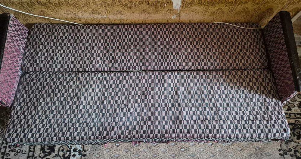 Диван отдам даром