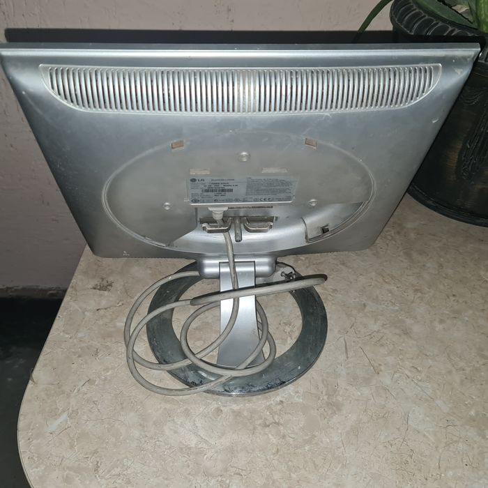 Монитор рабочий в наличии