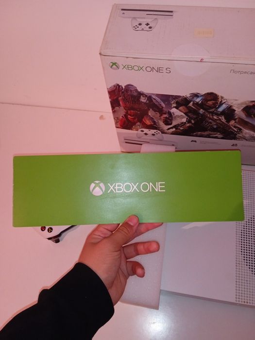 Продаю Xbox One S
