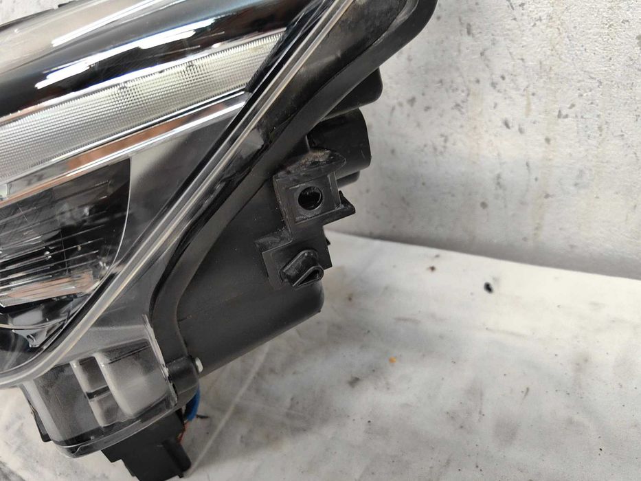 Оригинален фар Мазда Mazda CX-3 Full Led