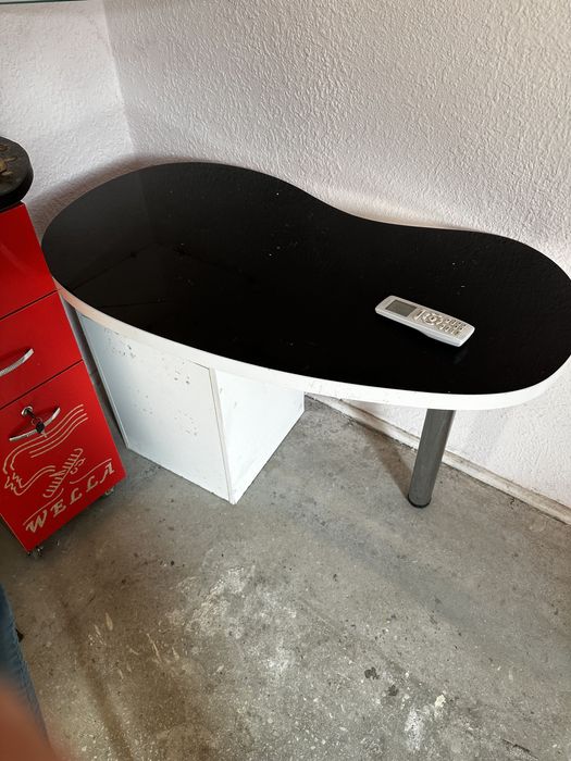 Салонни жихозлари сотилади