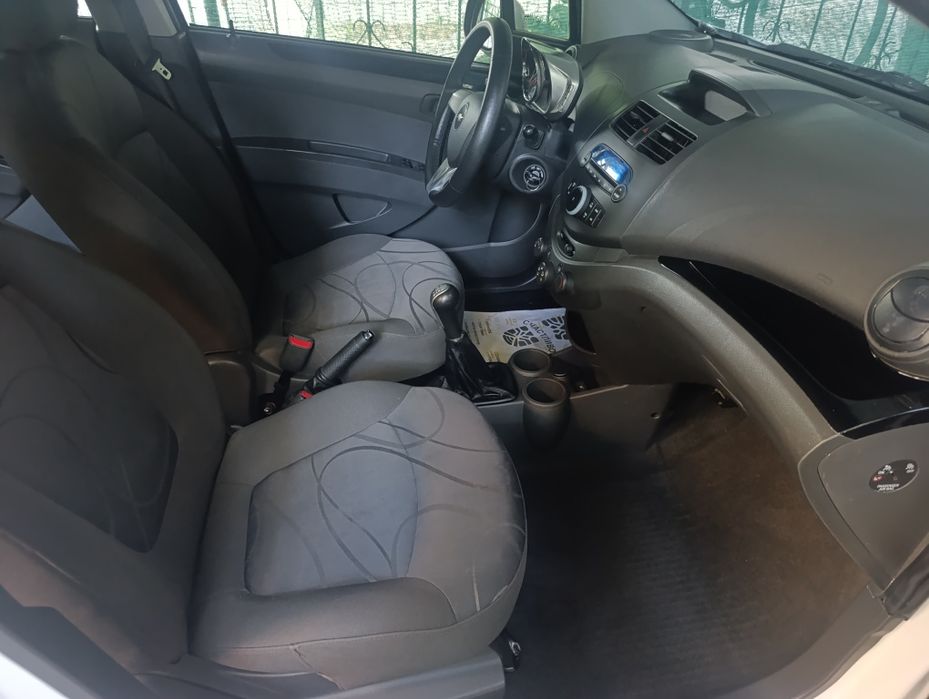 Chevrolet spark в идеальном состояний год 2019 бензин