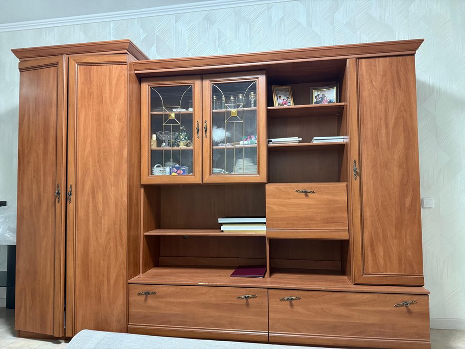 Продается гарнитура шкаф , мебель