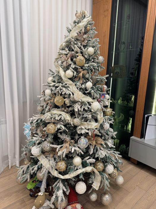 Продам елку новогоднюю