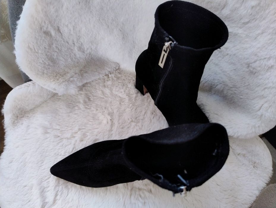 Botine din piele întoarsă cu toc Reseved
