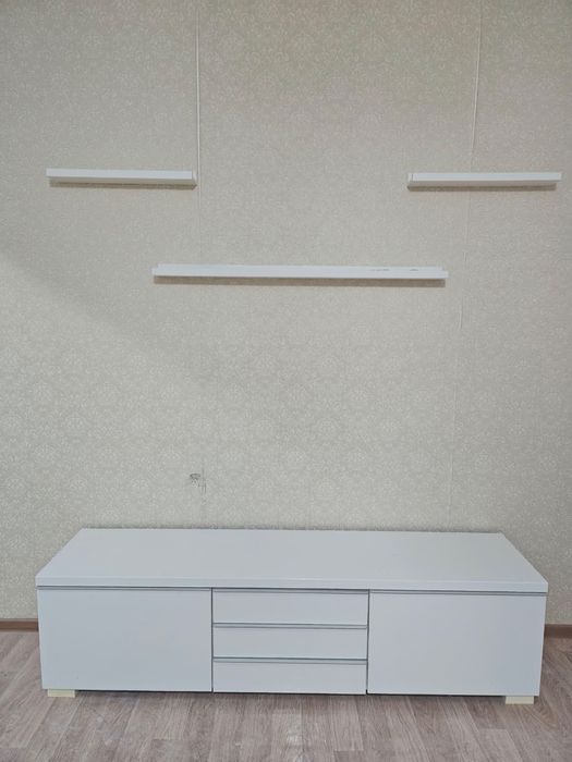 Тумба под телевизор с полками (б/у)