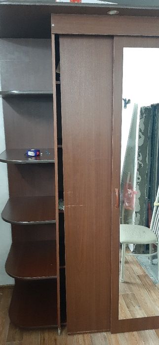 Шкаф          купейный.