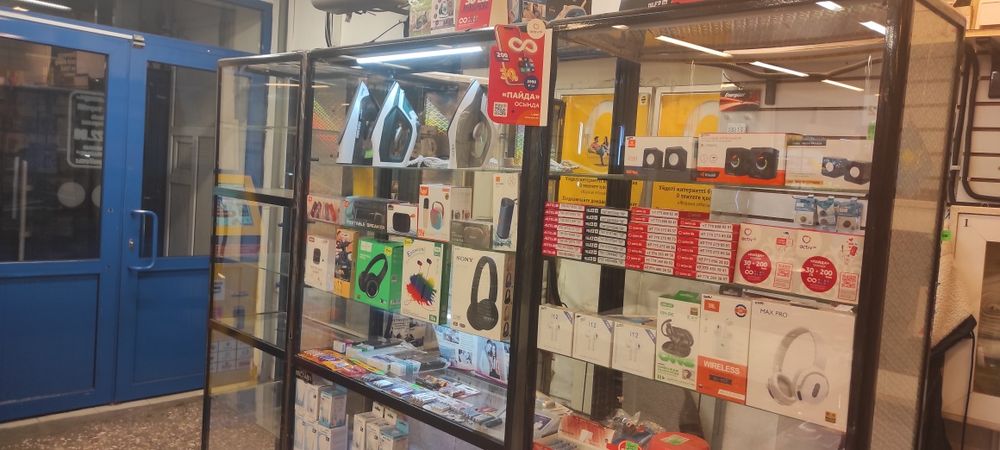 Витрины стеклянные