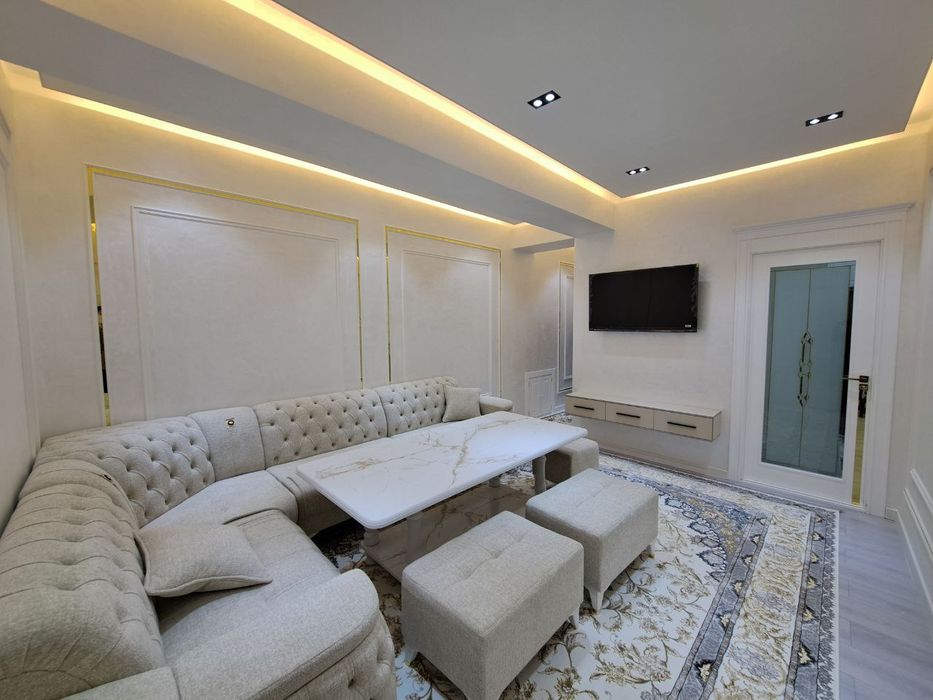 3 xonali kvartira sotiladi + hall bilan 4 xona