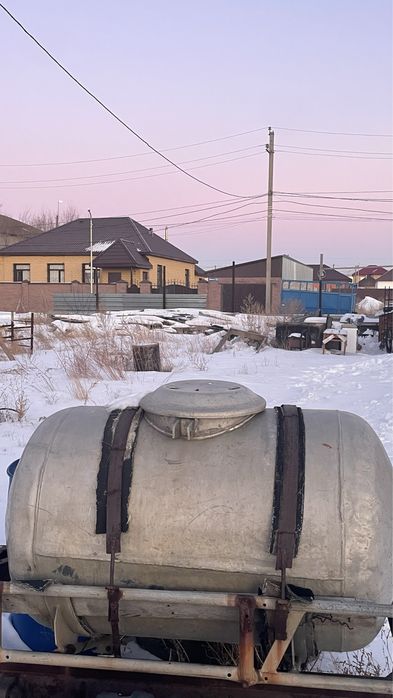 Прицеп моолоковоз