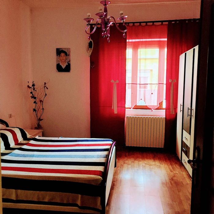 Vand apartament 110 mp +garaj mare + gradina .Radna ,Lipova