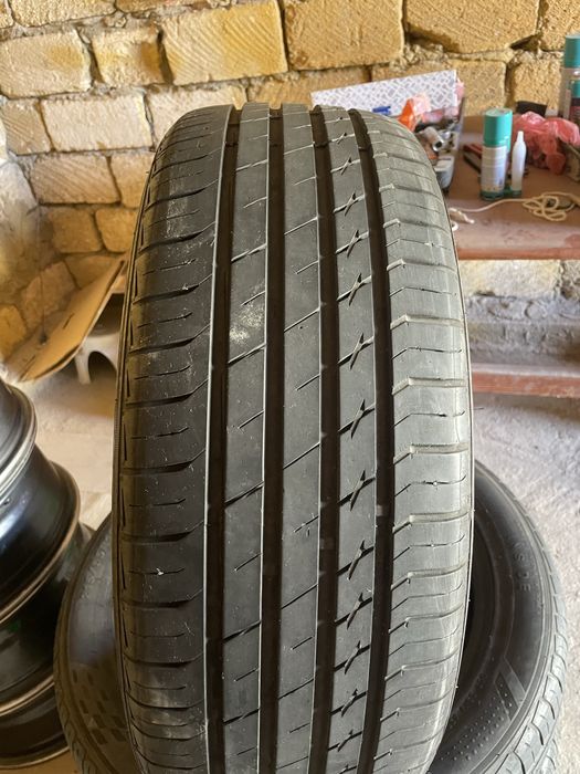 шины 215/55/18R.