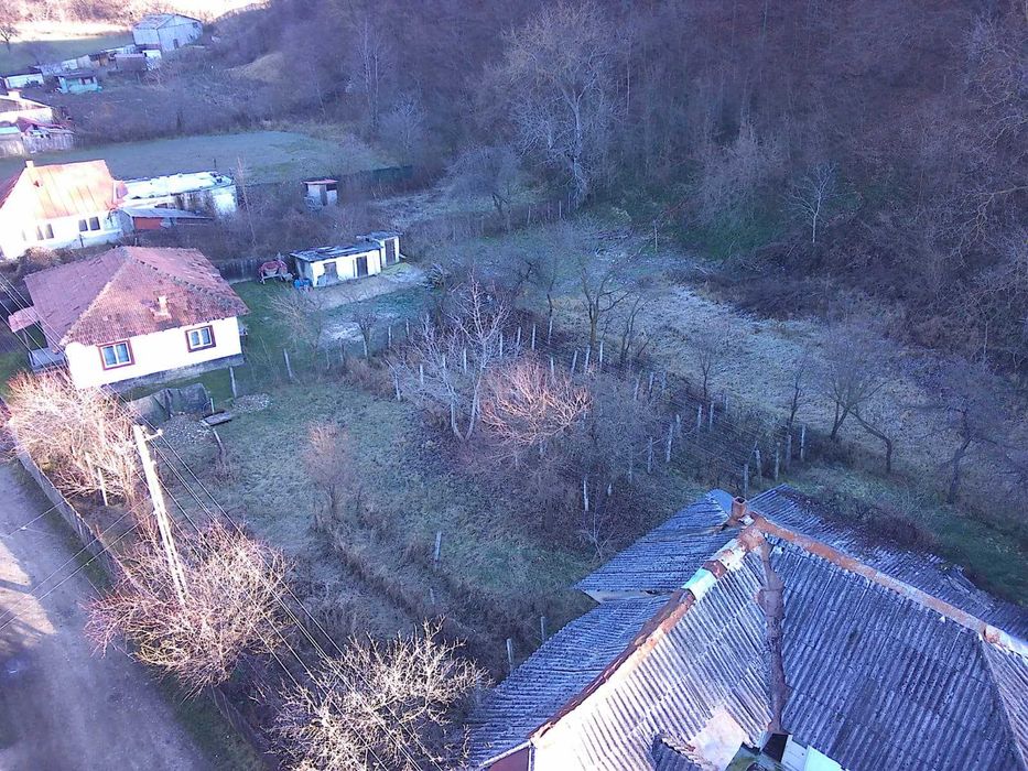 Casă bătrânească + teren 2.000 mp (20 ari) — Șesuri, Bacău
