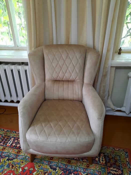 Продам новые кресла.