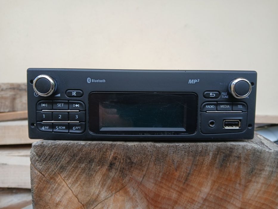 Оригинално радио MP3. Usb.за Renault- Dacia