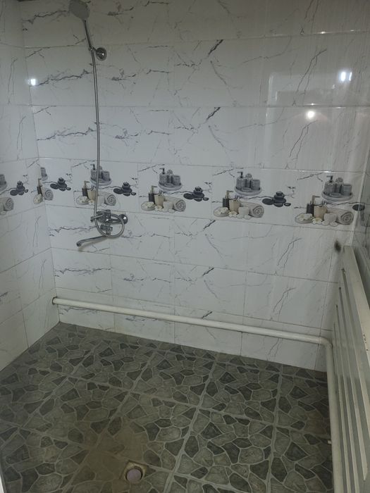 Manzil 25 yuli Maleka restarani