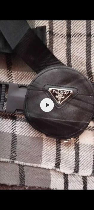 Сумочка-кошелек на ремне. Новая.