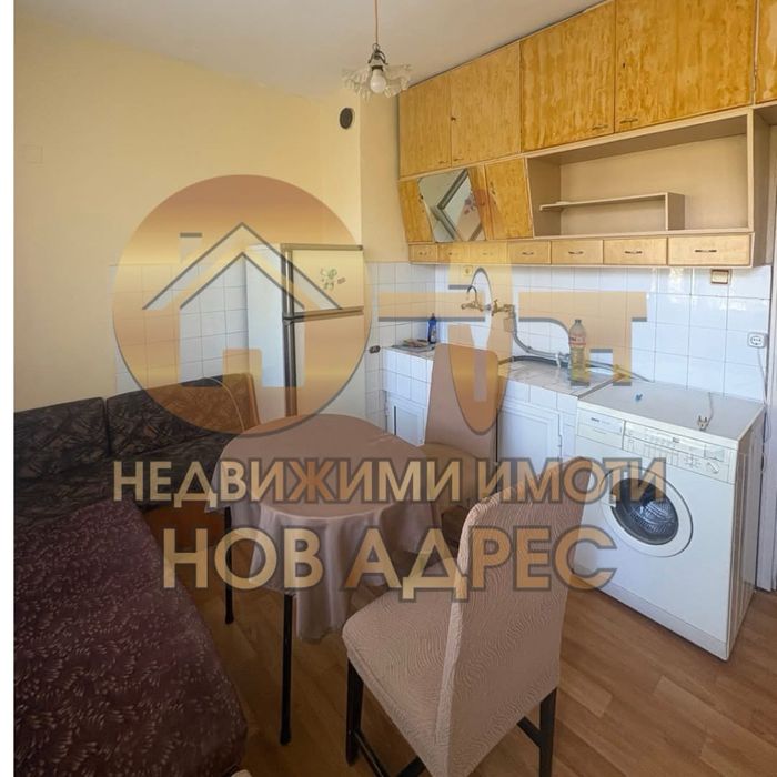 Дава се под наем Четиристаен апартамент в Търговище, Център - 95 кв.м за 229.5 € - Снимка #3