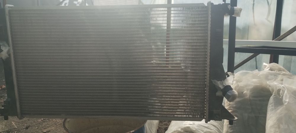 Радиатор - воден за Мазда 5 2009г 2.0 бензин