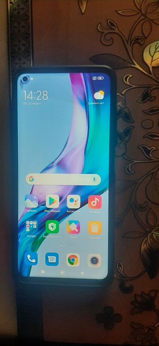 Телефон MI 10T Pro в хорошем состоянии