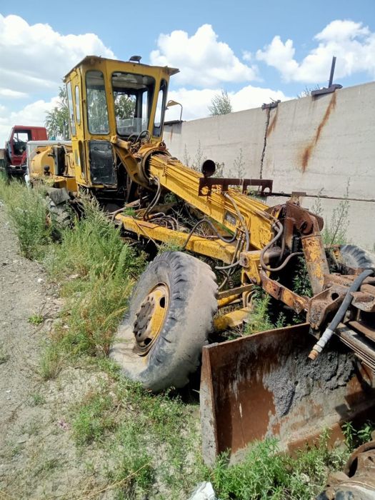 Продам автогрейдер Дз 143 грейдер