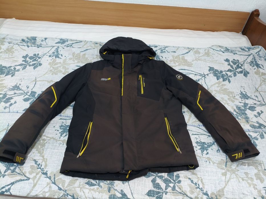 Продаю мужскую куртку