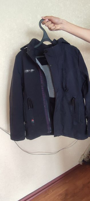 продам детские куртки