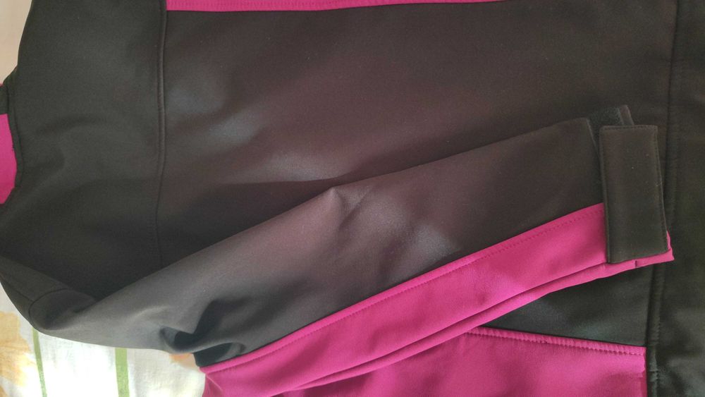 Яке софтшел р.140 черно за момиче.