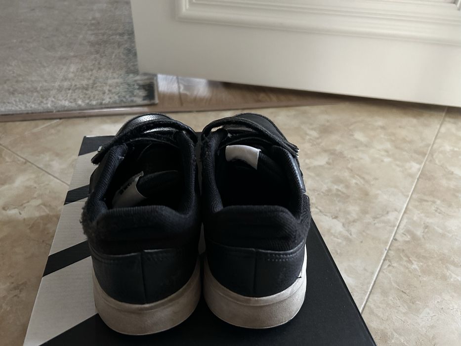 Адидас оригинал в отличном состоянии