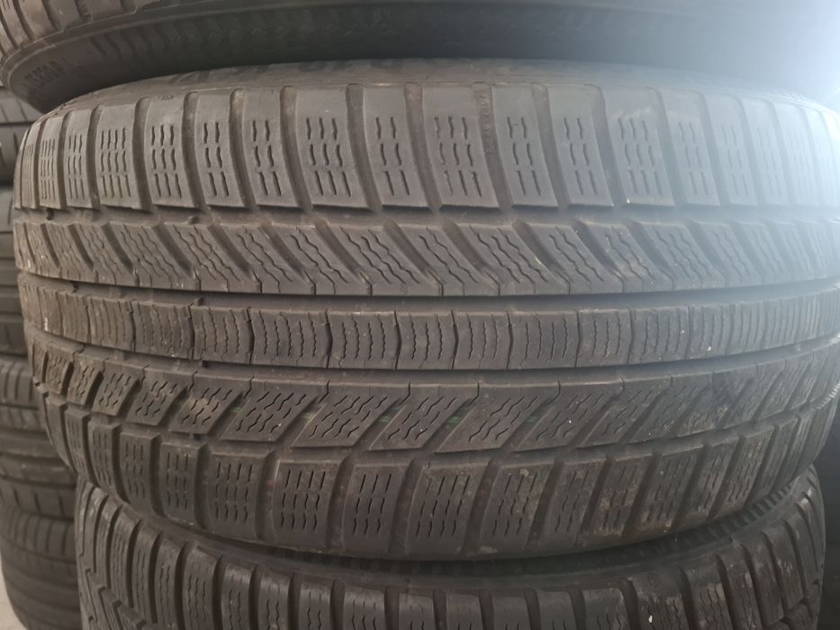 Set 4 anvelope iarna 225 40 18 Continental