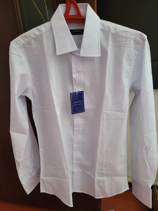 Продаю белые школьные рубашки