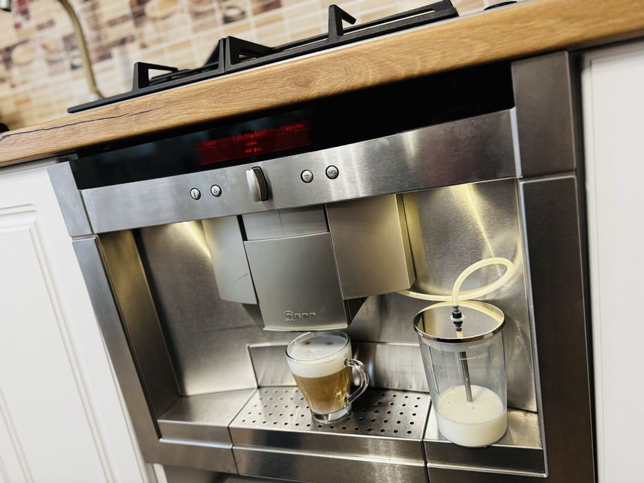 Espressor automat incastrabil NEFF C77 - Cappuccino, Latte Macchiato