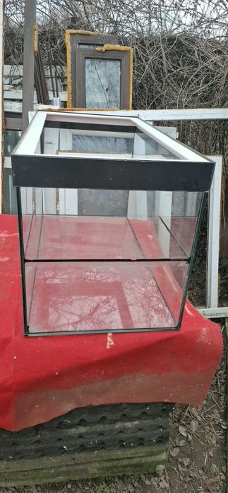 Acvariu 250L cu sticlă de 8mm
