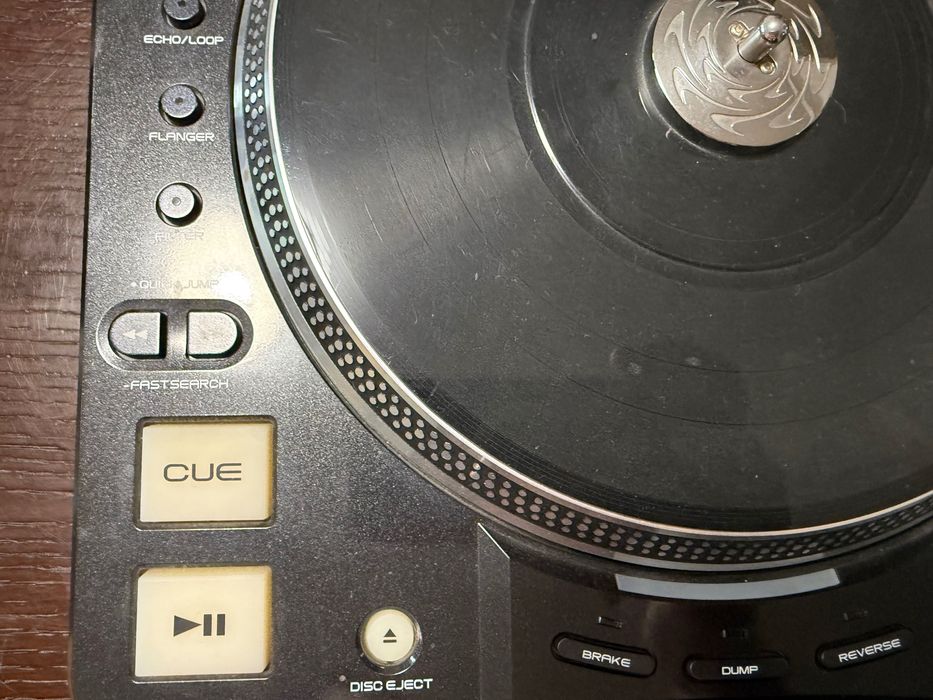 Deck Dennon S3700 Cd player cu posibilitati de mixaj