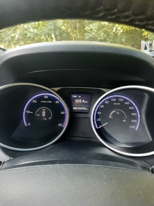 Unic Proprietar • Hyundai ix35 (2013) • 2.0 CRDI (184 CP) • 4x4 • Cutie Manuală • 256.000 km