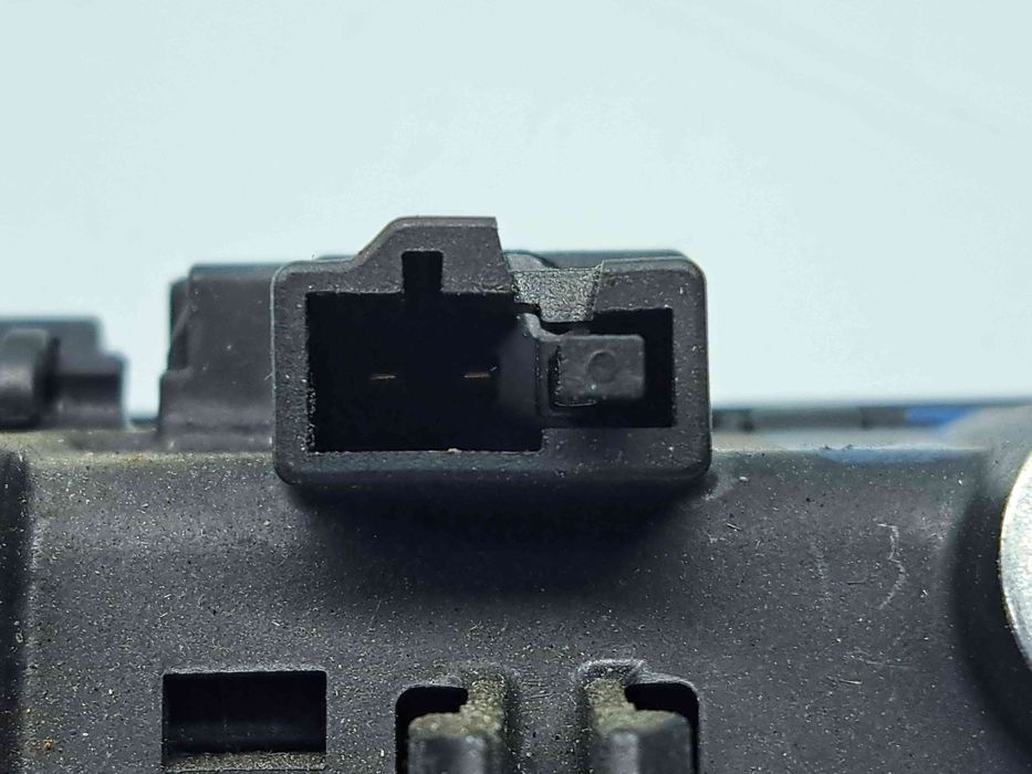 Buton deschidere portbagaj Volkswagen Passat B6 Variant (3C5) [Fabr