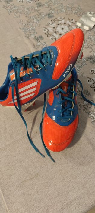 De vînzare ghete Nr 42. adidas suntu purtate de câteva orii ! fara def